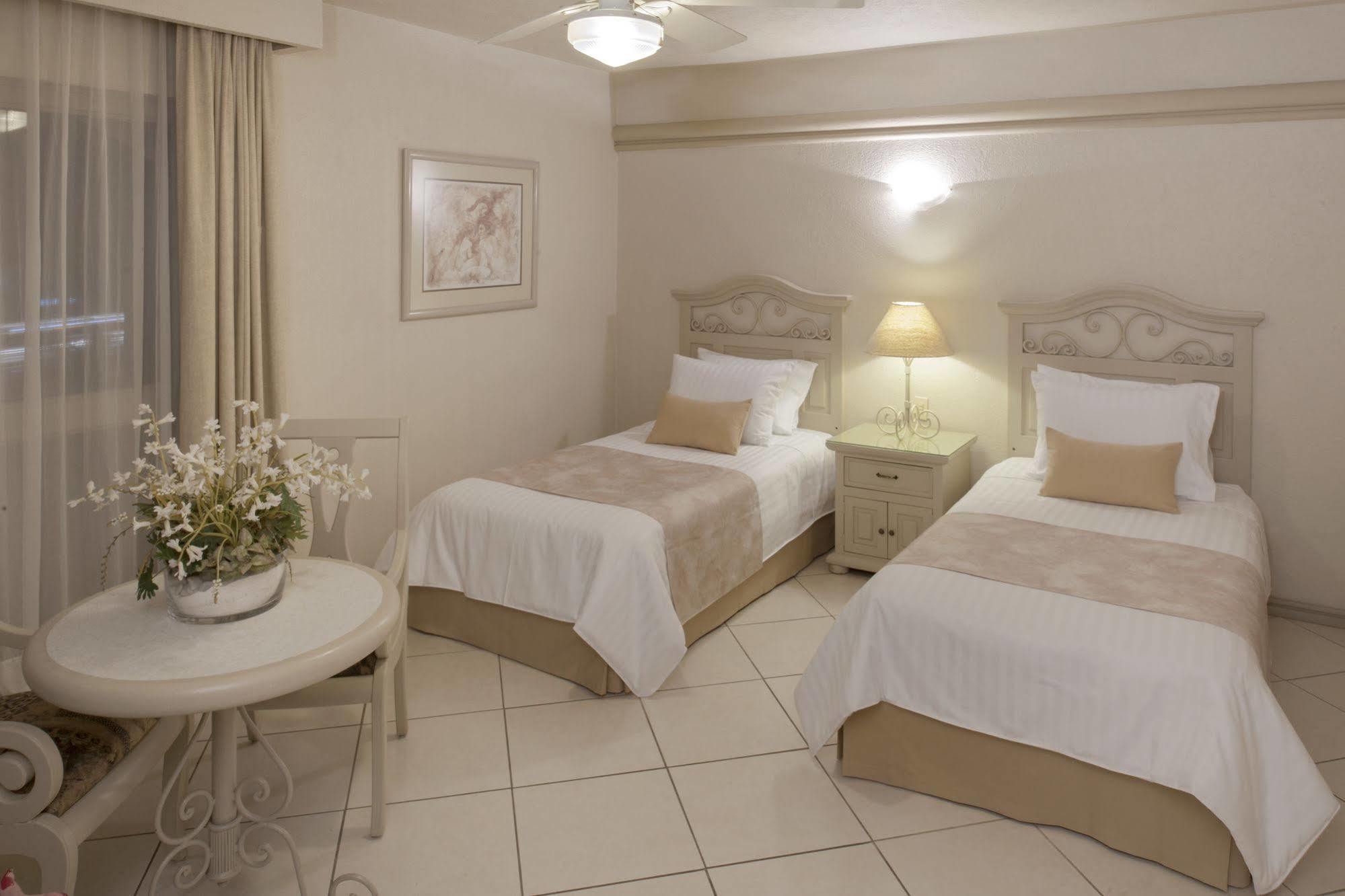 Hotel & Suites Quinta Magna Zapopan Exterior photo